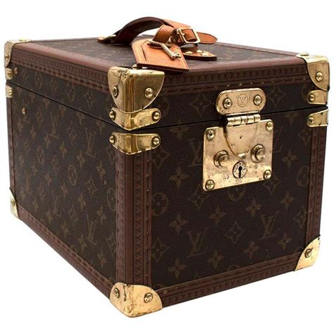 louis vuitton vanity trunk|louis vuitton wardrobe trunk.